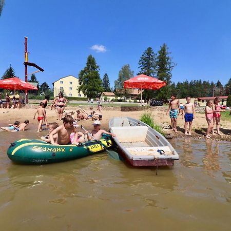 Rekreacni Areal Zbraslavice Hotel Екстериор снимка