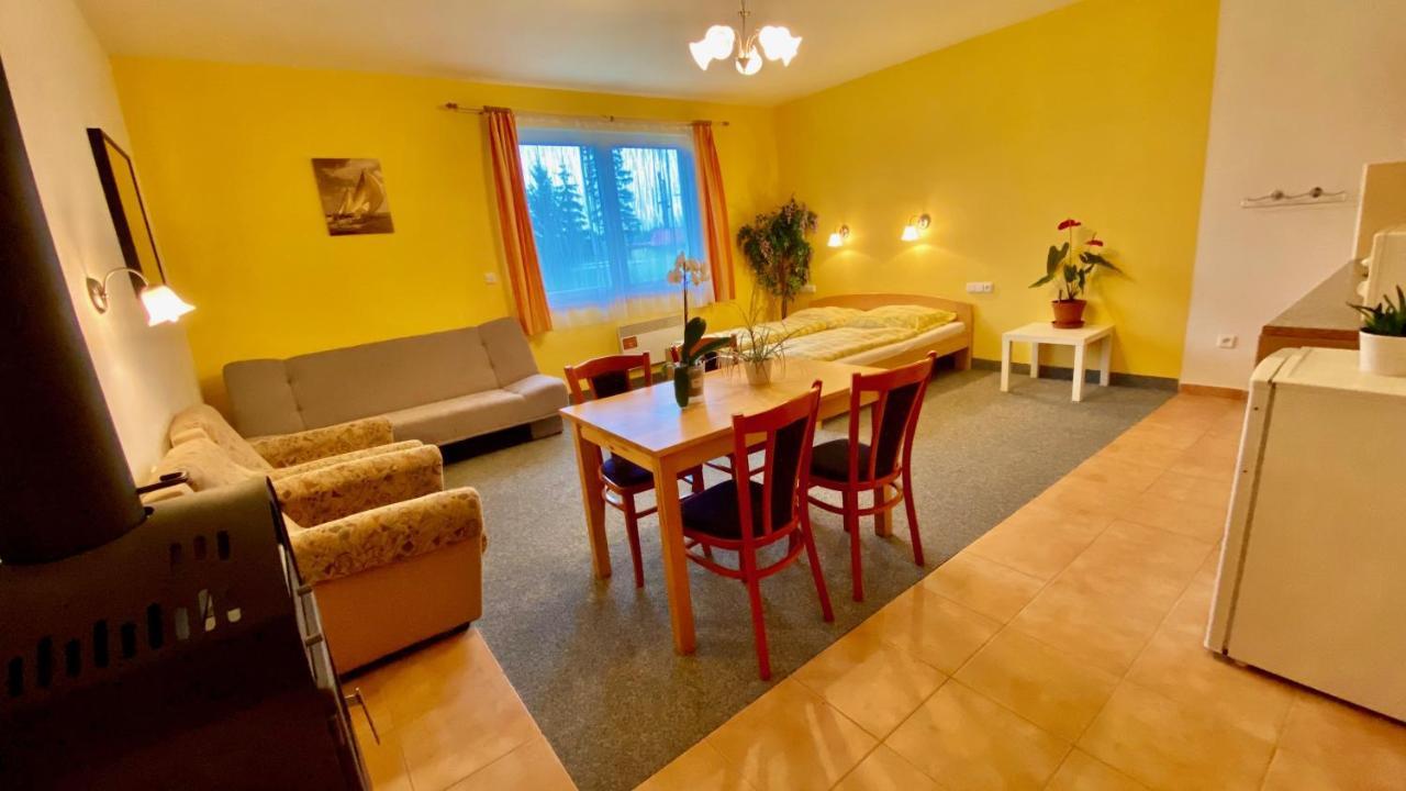 Rekreacni Areal Zbraslavice Hotel Екстериор снимка