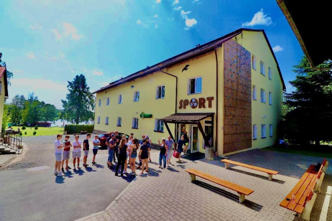 Rekreacni Areal Zbraslavice Hotel Екстериор снимка