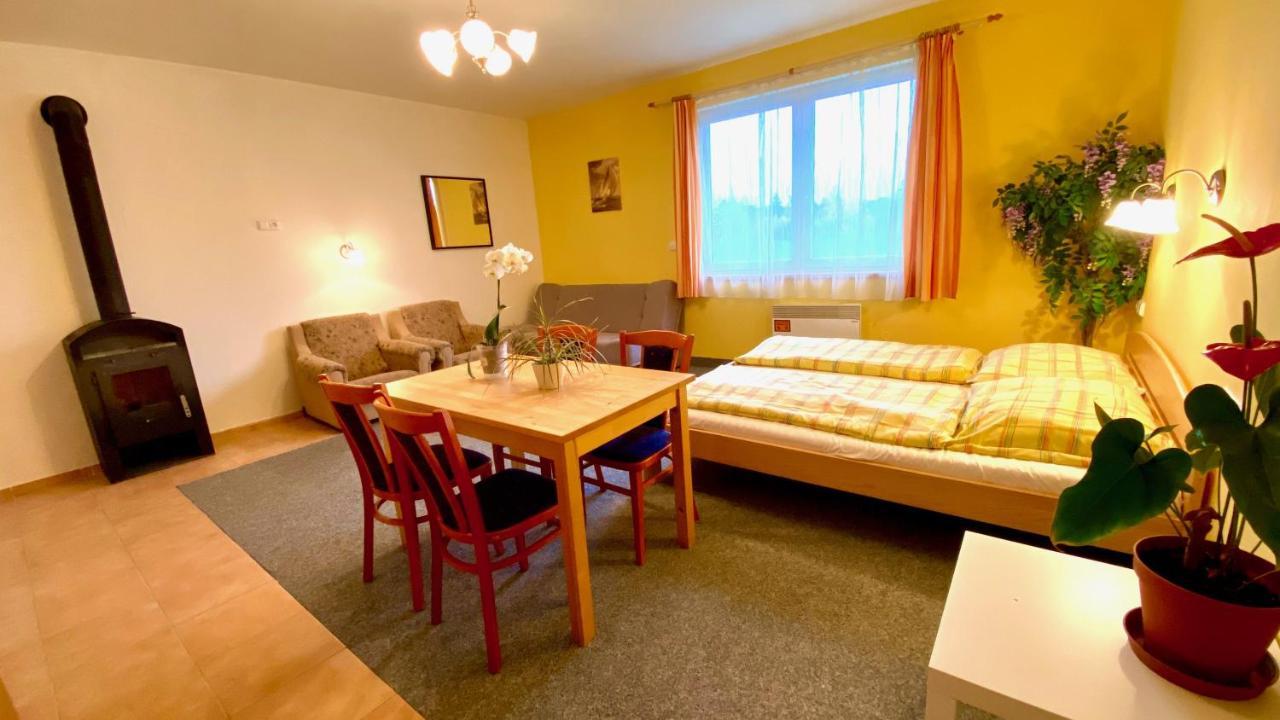 Rekreacni Areal Zbraslavice Hotel Екстериор снимка